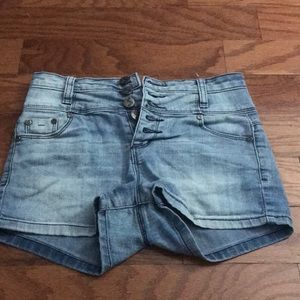 High wasted denim shorts
